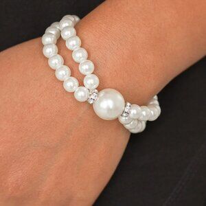 Paparazzi Jewelry Accessories - Romantic Redux - White Bracelet - Vintage